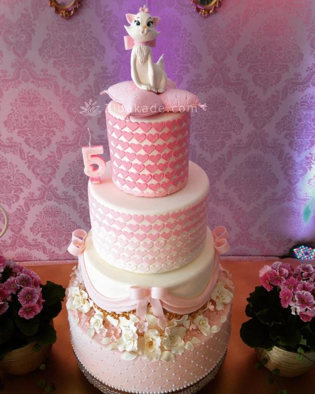 تم تولد گربه های اشرافی